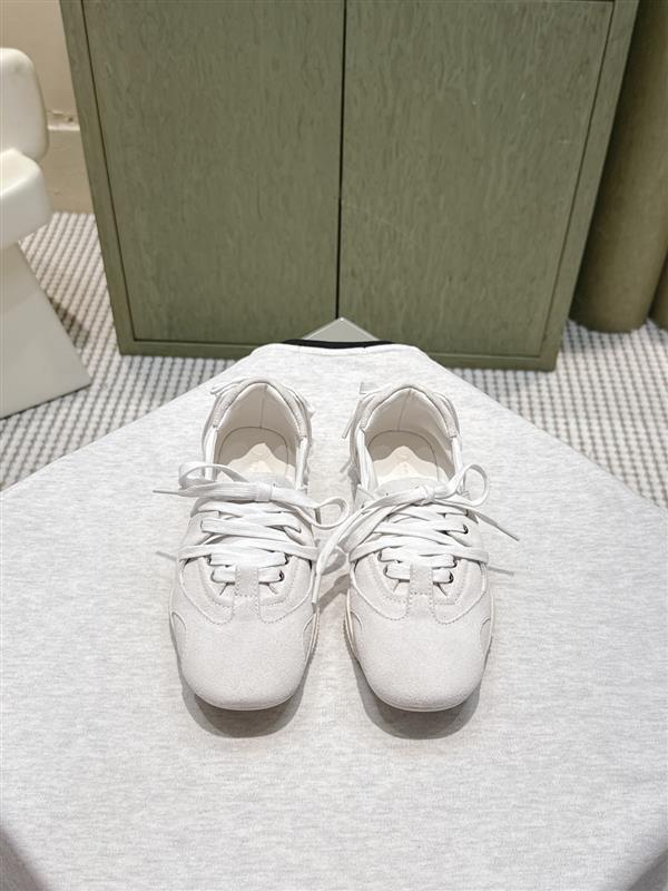 2025112716569784 310